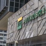 Petrobras avalia aquisição no mercado de etanol de milho, diz jornal, mas Raízen (RAIZ4) não aparece no radar da estatal